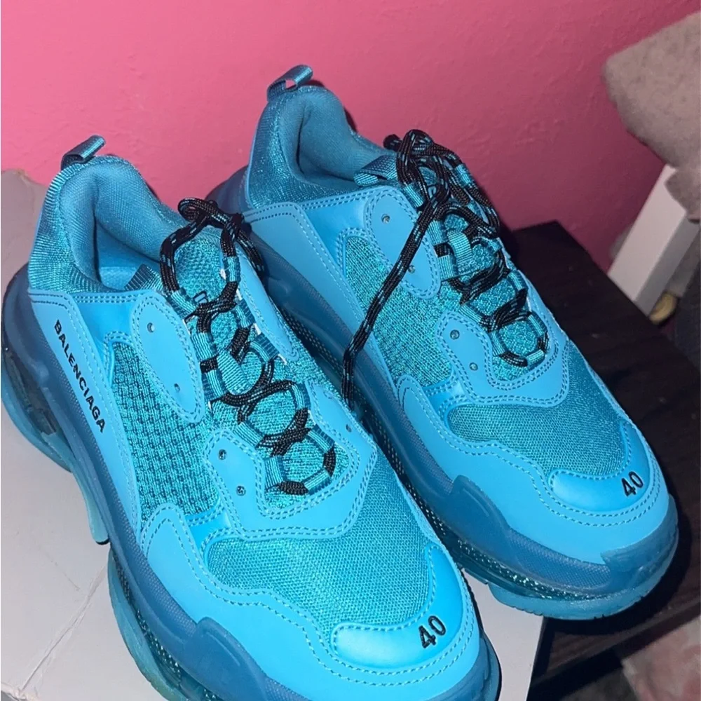 I Balenciaga brand new never wore hate how big my feet look 800 - Picture 2 of 6